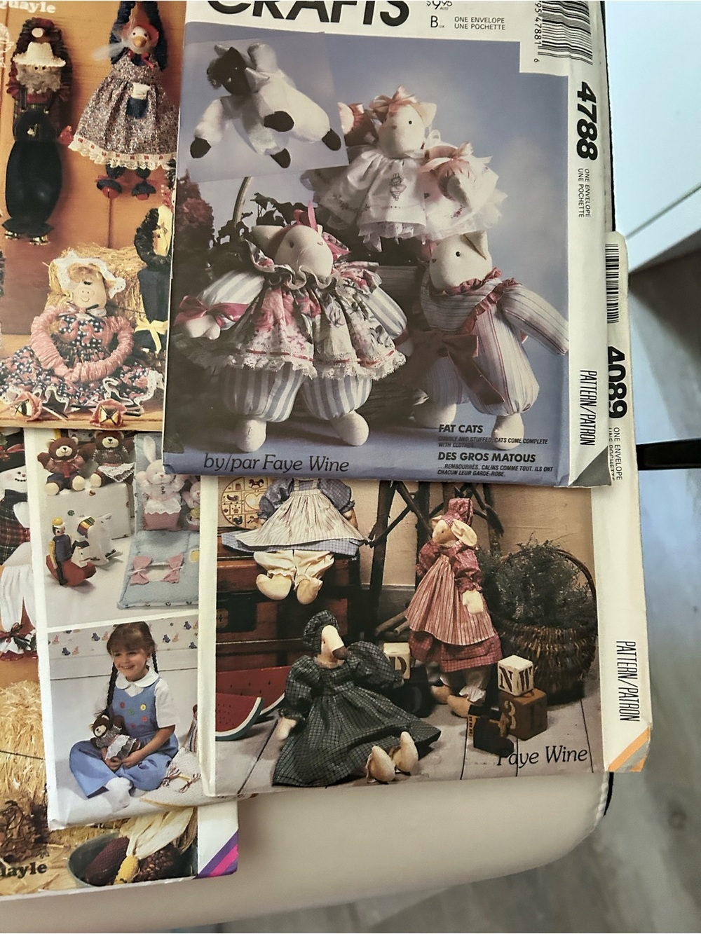 Various kid craft sew patterns lot of 12 plush toys - Picture 8 of 9